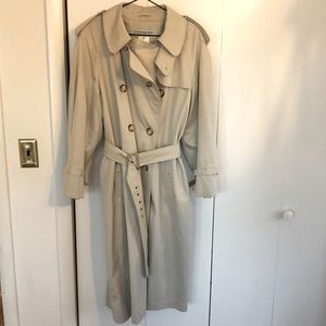 Yves Saint Laurent trench coat sz 42